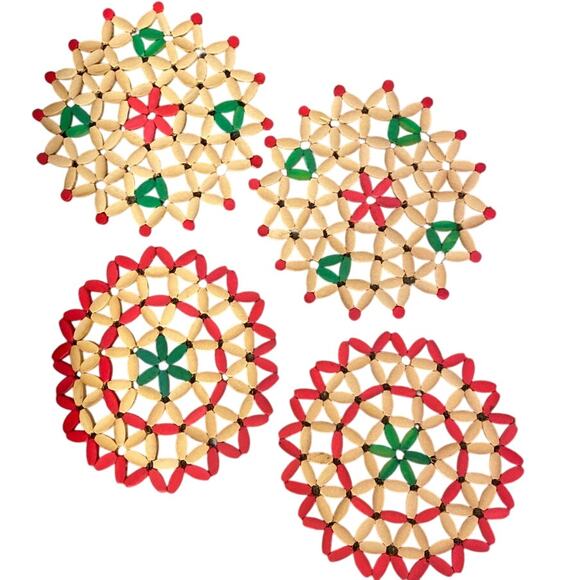 Christmas Bamboo Round Hot Plate Pads Trivets Placemats Retro Green Red MCM - Picture 1 of 12